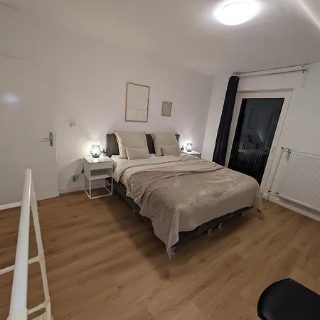 - Grenze Enschede Гронау